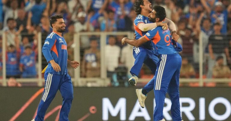 Read more about the article ਨਿਊਜ਼ੀਲੈਂਡ ਨੂੰ ਹਰਾ ਕੇ ਤੀਜੀ ਵਾਰ ਵਿਸ਼ਵ ਚੈਂਪੀਅਨ ਬਣੀ ਟੀਮ ਇੰਡੀਆ, ਇਹ 5 ਖਿਡਾਰੀ ਕੀਵੀ ਟੀਮ ‘ਤੇ ਪਏ ਭਾਰੀ