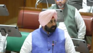 Read more about the article ਸਿੱਖਿਆ ਮੰਤਰੀ ਦਾ ਐਲਾਨ, ਹਾਦਸੇ ‘ਚ ਜਾਨ ਗੁਆਣ ਵਾਲੇ ਅਧਿਆਪਕ ਨੂੰ ਮਿਲਣਗੇ 1 ਕਰੋੜ ਰੁਪਏ, ਬੈਂਕ ਨਾਲ ਚੱਲ ਰਹੀ ਗੱਲਬਾਤ