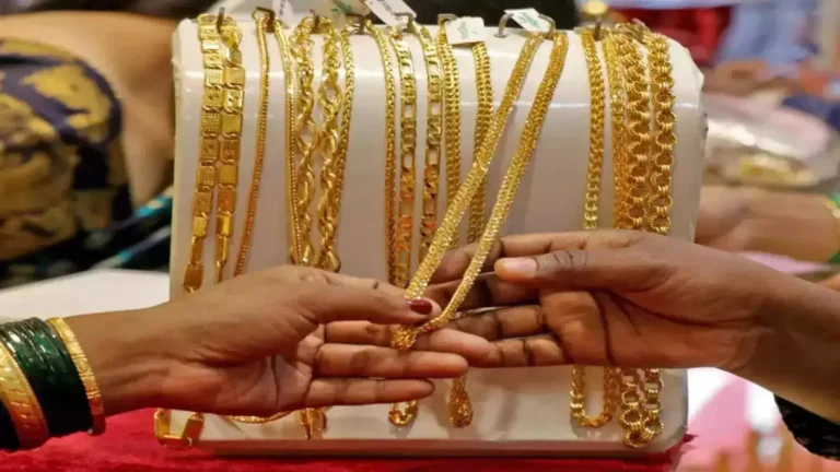 Read more about the article Gold Silver Price Today: ਸੋਨਾ-ਚਾਂਦੀ ਖਰੀਦਣ ਵਾਲਿਆਂ ਲਈ ਰਾਹਤ, ਅੱਜ ਕੀਮਤਾਂ ‘ਚ ਆਈ ਗਿਰਾਵਟ