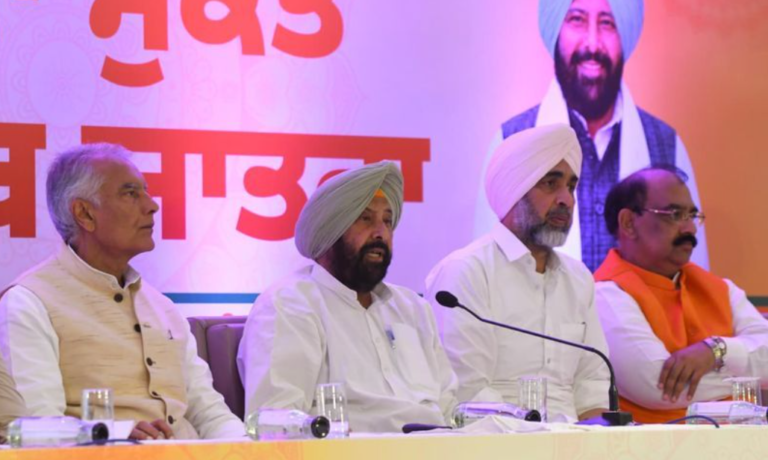 Read more about the article ਪੰਜਾਬ ‘ਚ ਨਸ਼ਿਆਂ ਖ਼ਿਲਾਫ਼ ਭਾਜਪਾ ਦੀ ਵੱਡੀ ਮੁਹਿੰਮ, 4,000 ਕਿਲੋਮੀਟਰ ਦੀ ‘ਨਸ਼ਾ ਮੁਕਤ ਪੰਜਾਬ ਯਾਤਰਾ’ 18 ਸਤੰਬਰ ਤੋਂ