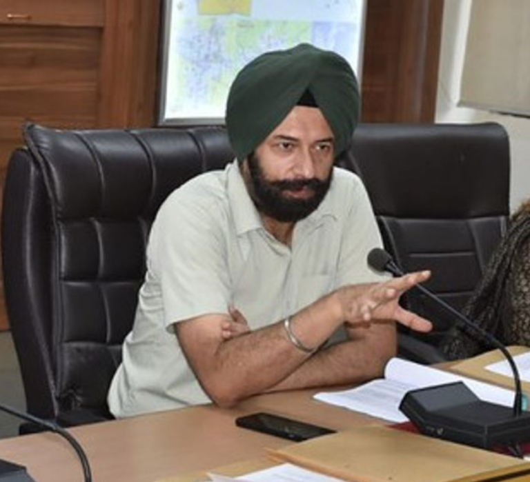 Read more about the article PSPCL CMD Transfer: ਪੰਜਾਬ ਵਿੱਚ ਬਿਜਲੀ ਸੰਕਟ ਵਿਚਕਾਰ ਵੱਡਾ ਪ੍ਰਸ਼ਾਸਨਿਕ ਫੇਰਬਦਲ, ਬਸੰਤ ਗਰਗ ਦੀ ਥਾਂ ਗੁਰਕੀਰਤ ਕਿਰਪਾਲ ਸਿੰਘ ਸੰਭਾਲਣਗੇ ਕਮਾਨ