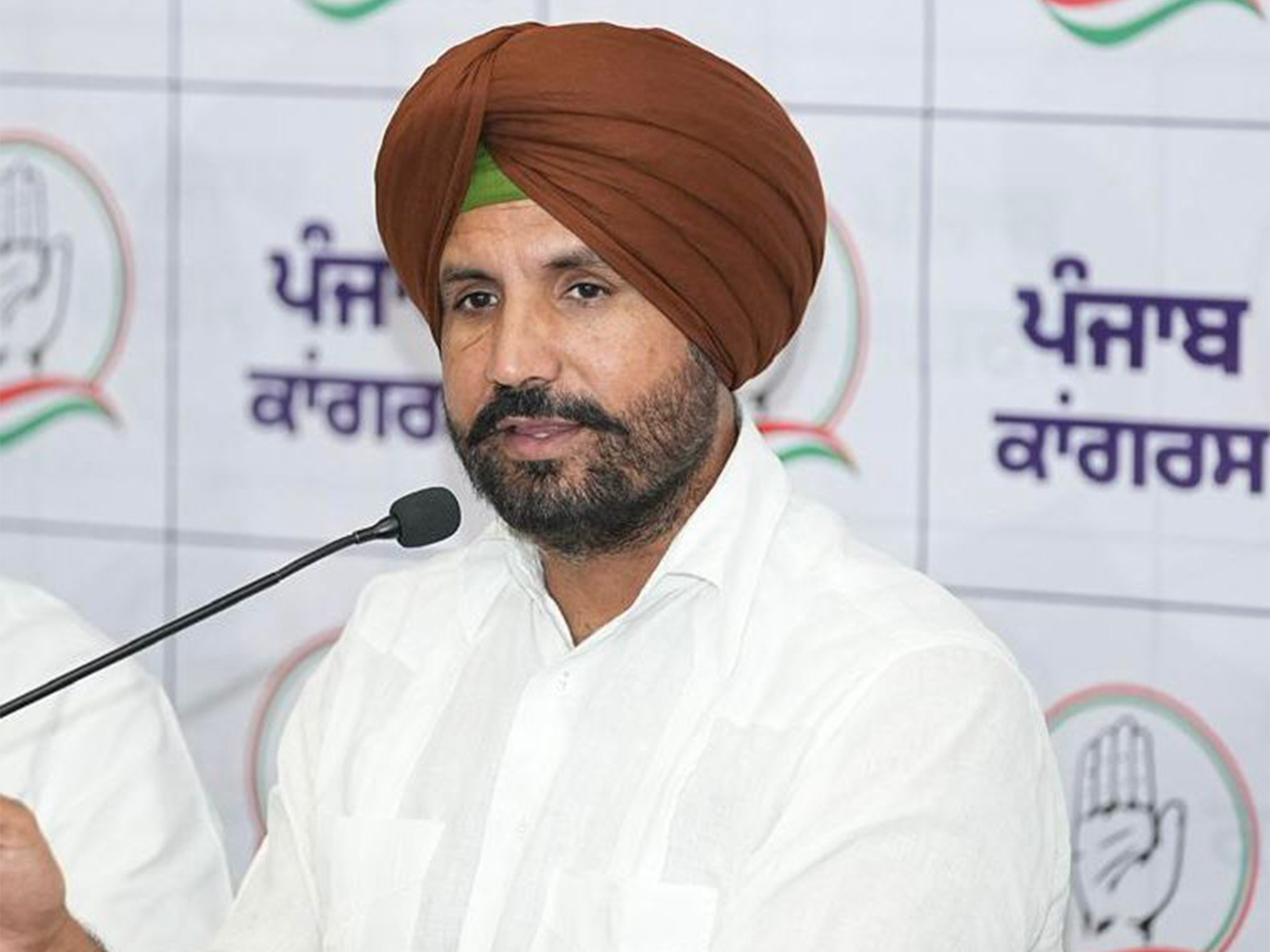 You are currently viewing ਪੰਜਾਬ ਕਾਂਗਰਸ ‘ਚ ਵੱਡਾ ਧਮਾਕਾ! ਰਾਜਾ ਵੜਿੰਗ ਦੇ ਅਸਤੀਫ਼ੇ ਮਗਰੋਂ ਸਿੰਗਲਾ ਦੇ ਨਾਮ ਨੇ ਵਧਾਈ ਹਲਚਲ