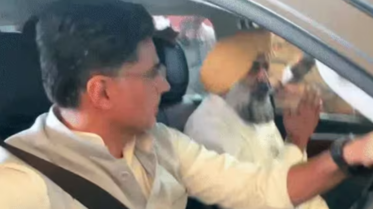 Read more about the article ਪ੍ਰਧਾਨ ਬਣਨ ਤੋਂ ਬਾਅਦ ਪਹਿਲੀ ਵਾਰ ਅੰਮ੍ਰਿਤਸਰ ਪਹੁੰਚੇ ਪਰਗਟ ਸਿੰਘ, ਸ੍ਰੀ ਦਰਬਾਰ ਸਾਹਿਬ ਟੇਕਣਗੇ ਮੱਥਾ; ਸਚਿਨ ਪਾਇਲਟ ਖੁਦ ਚਲਾਉਂਦੇ ਨਜ਼ਰ ਆਏ ਕਾਰ