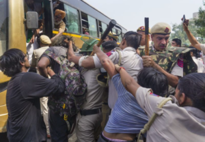 Read more about the article CJP Protest 2.0: ਅਭਿਜੀਤ ਦੀਪਕੇ, ਸੌਰਵ ਦਾਸ ਅਤੇ ਆਸ਼ੂਤੋਸ਼ ਰੰਕਾ ਸਮੇਤ ਪ੍ਰਮੁੱਖ ਆਗੂ ਰਿਹਾਅ |